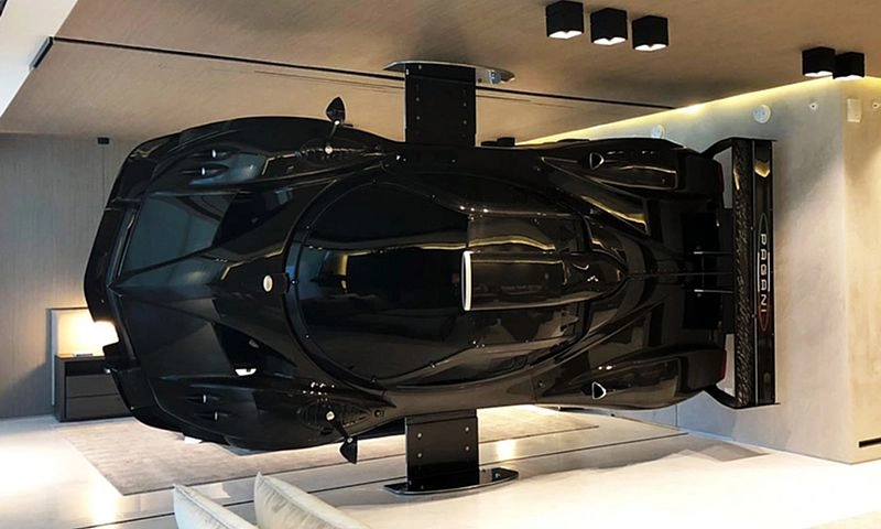Đại gia treo siêu xe Pagani Zonda R làm vách ngăn trong căn hộ 8 triệu USD