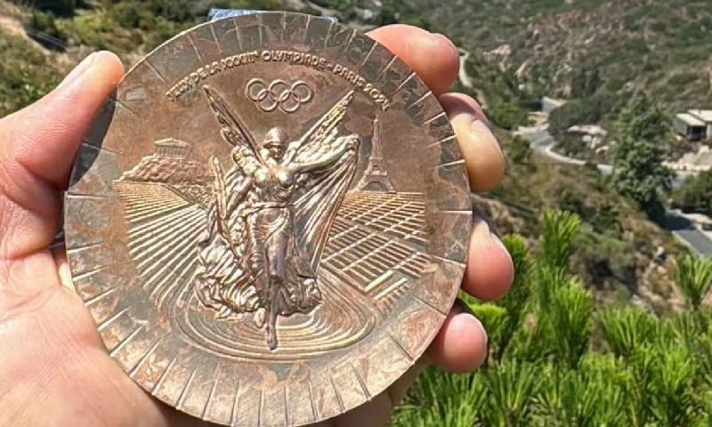 Pháp đổi trả một loạt huy chương Olympic và Paralympic Paris 2024 bị lỗi