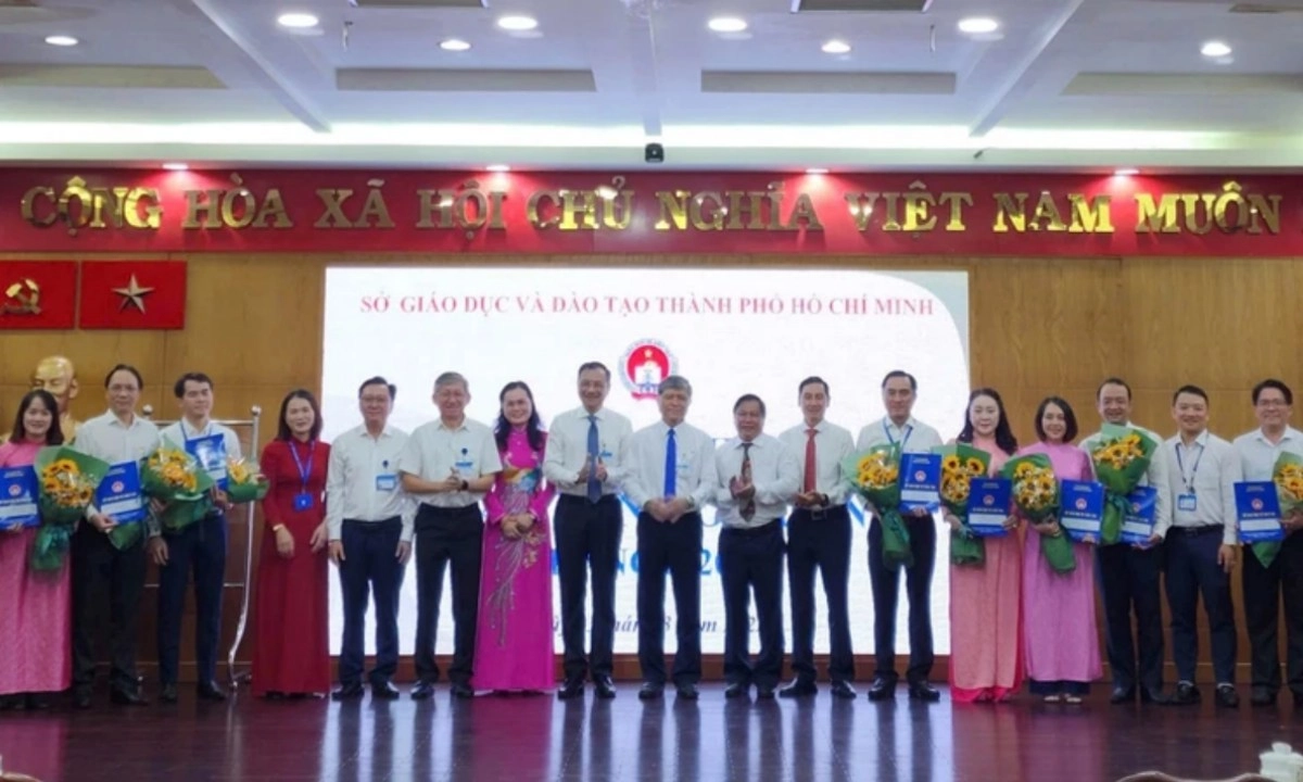 Sở GDundefinedĐT TPHCM bổ nhiệm, điều động loạt nhân sự sau sáp nhập