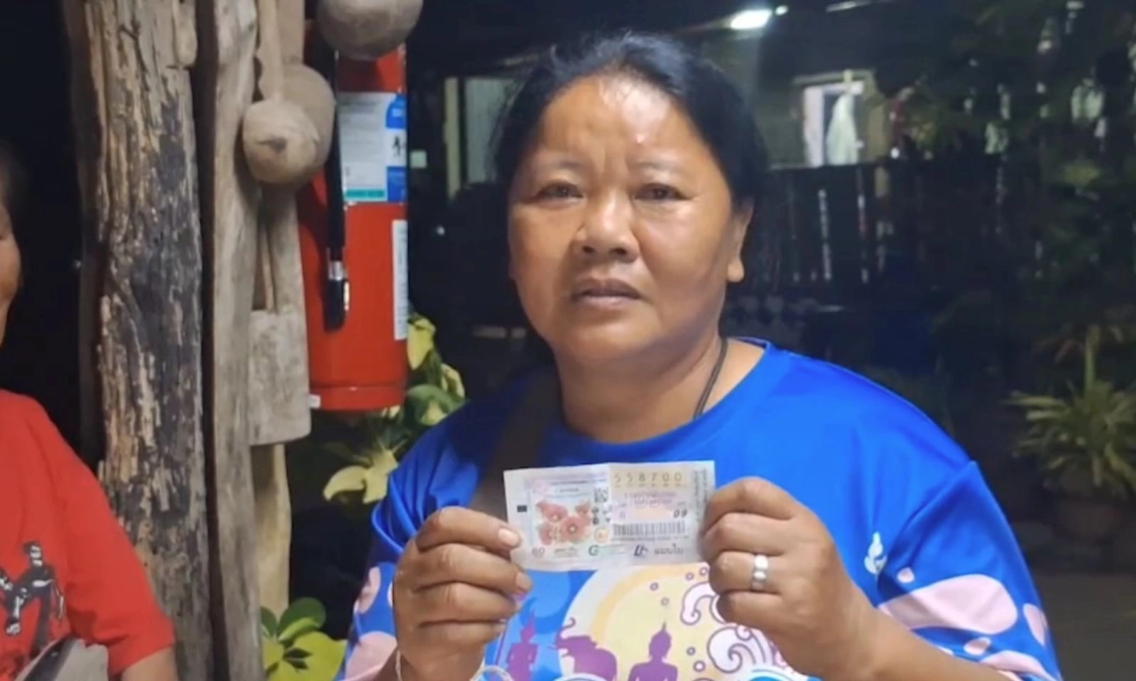 Mua vé số cho vui, trúng luôn giải độc đắc