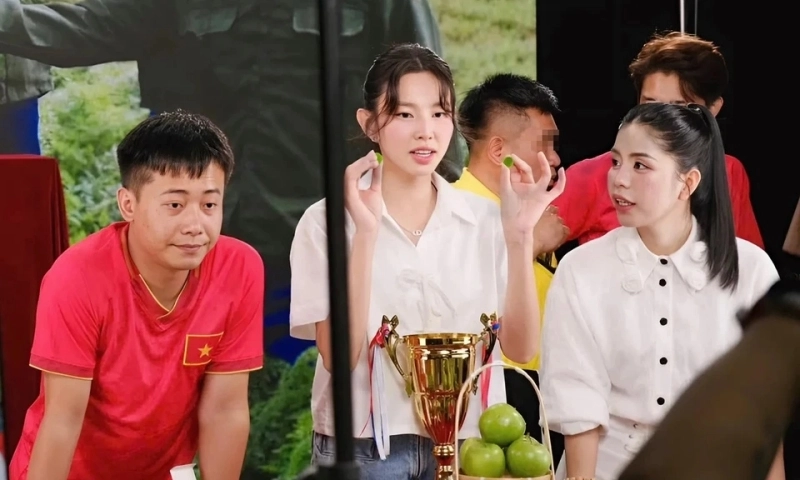 Thương hiệu kẹo rau củ của Quang Linh Vlogs, Hằng Du Mục lên tiếng về ồn ào chất xơ