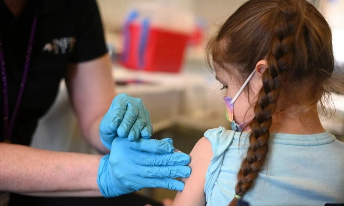 Bắc Kinh triển khai tiêm vaccine HPV miễn phí cho bé gái lớp 7