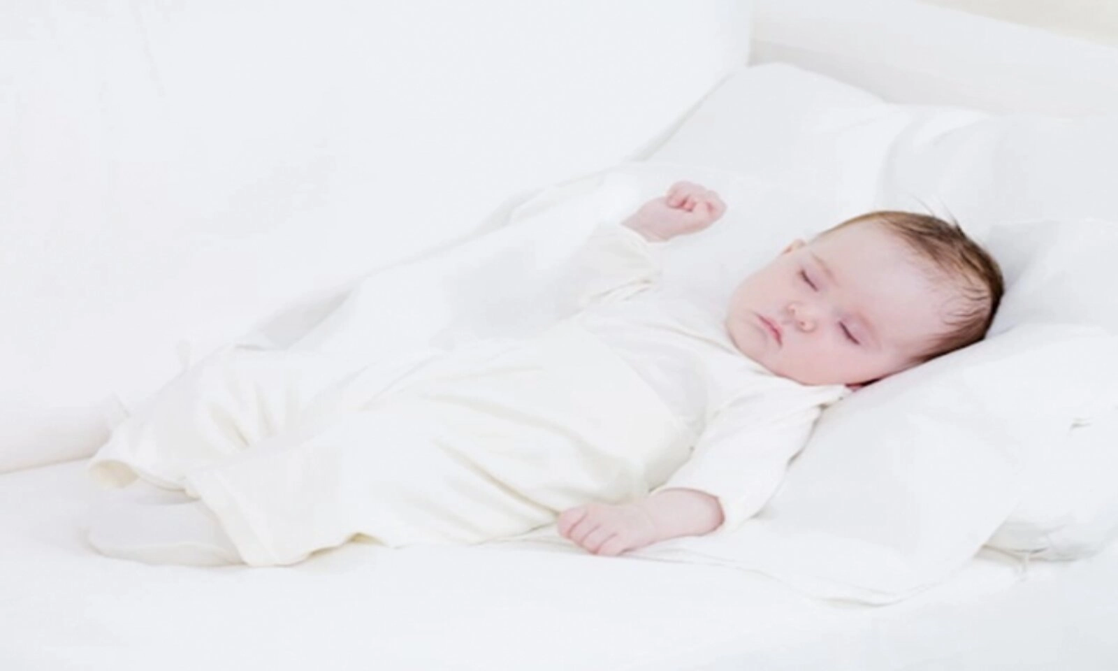 Những cách rèn trẻ sơ sinh tự ngủ ngon