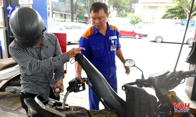 Giá xăng dầu ngày 23/3: Tiếp tục xu hướng tăng