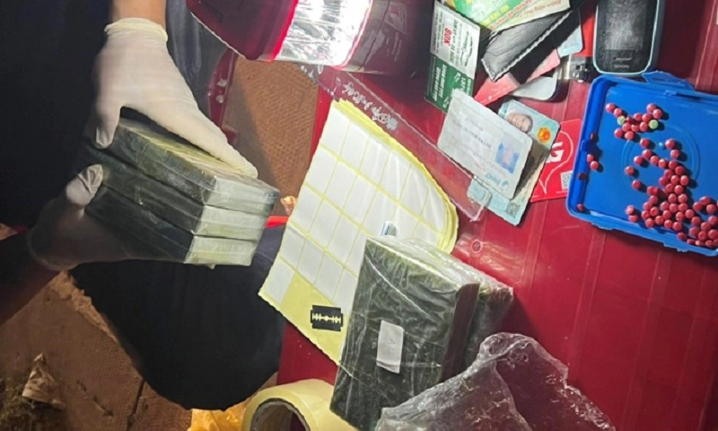 Bắt người chở 30kg ma túy để lấy tiền công 2.000 USD