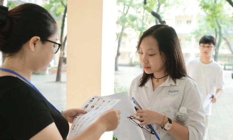 Thi tốt nghiệp THPT 2025 chia hai lịch, hai đề thi theo chương trình học