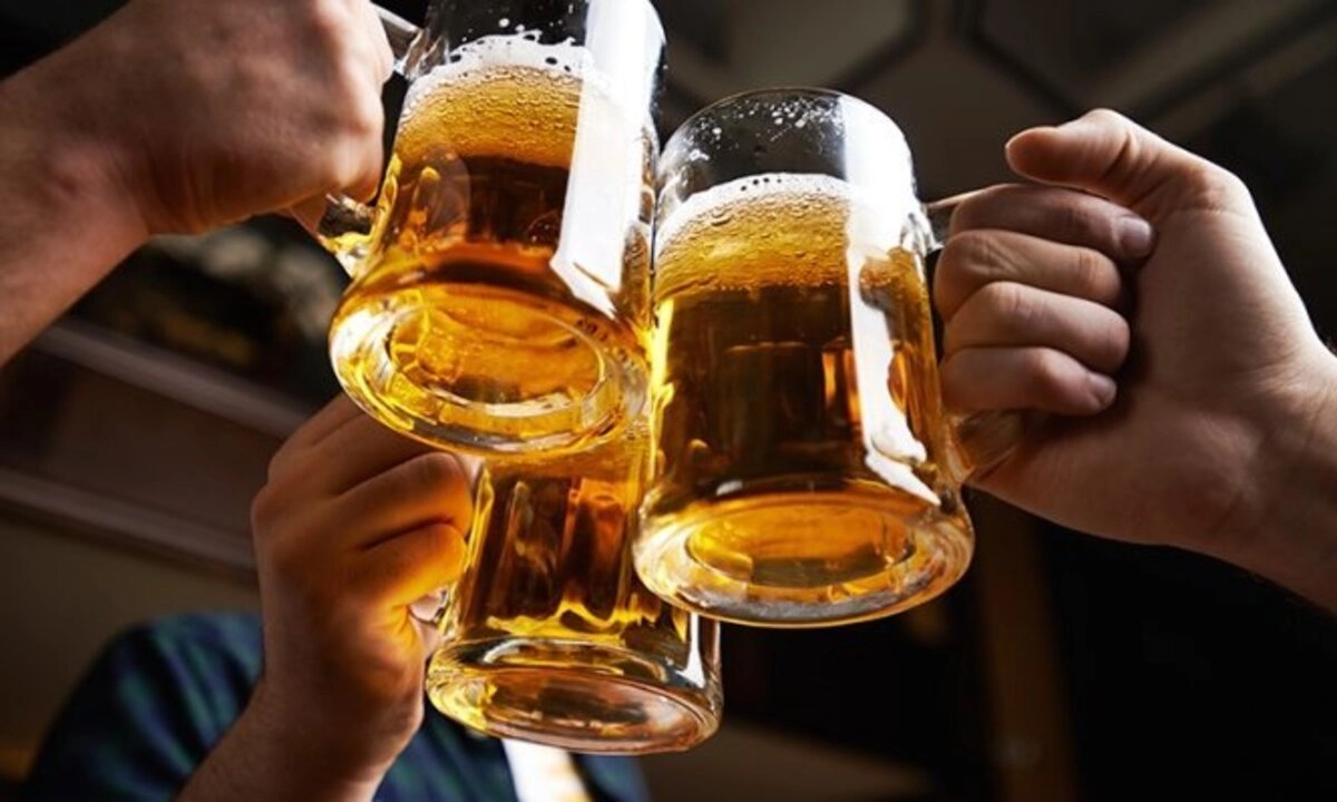 Rượu bia làm tăng nguy cơ ung thư như thế nào?