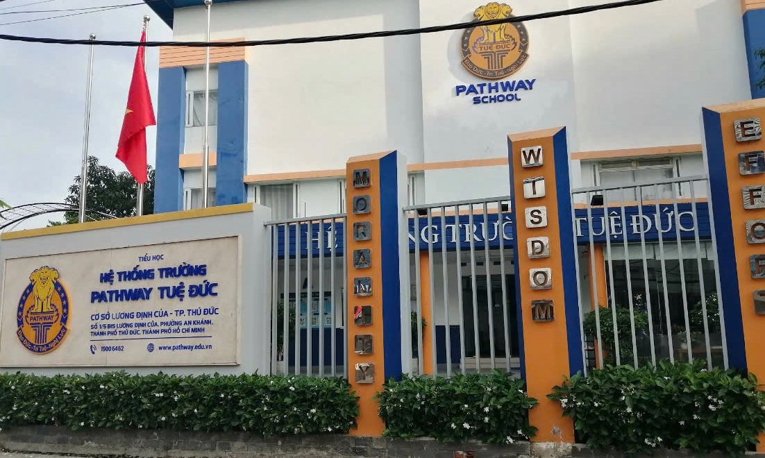 Hàng chục học sinh Trường Tuệ Đức nhập viện nghi ngộ độc thực phẩm sau bữa ăn xế