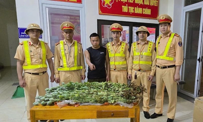 Hà Giang: Vận chuyển 6kg thuốc phiện, đối tượng sa lưới tại chốt kiểm tra nồng độ cồn