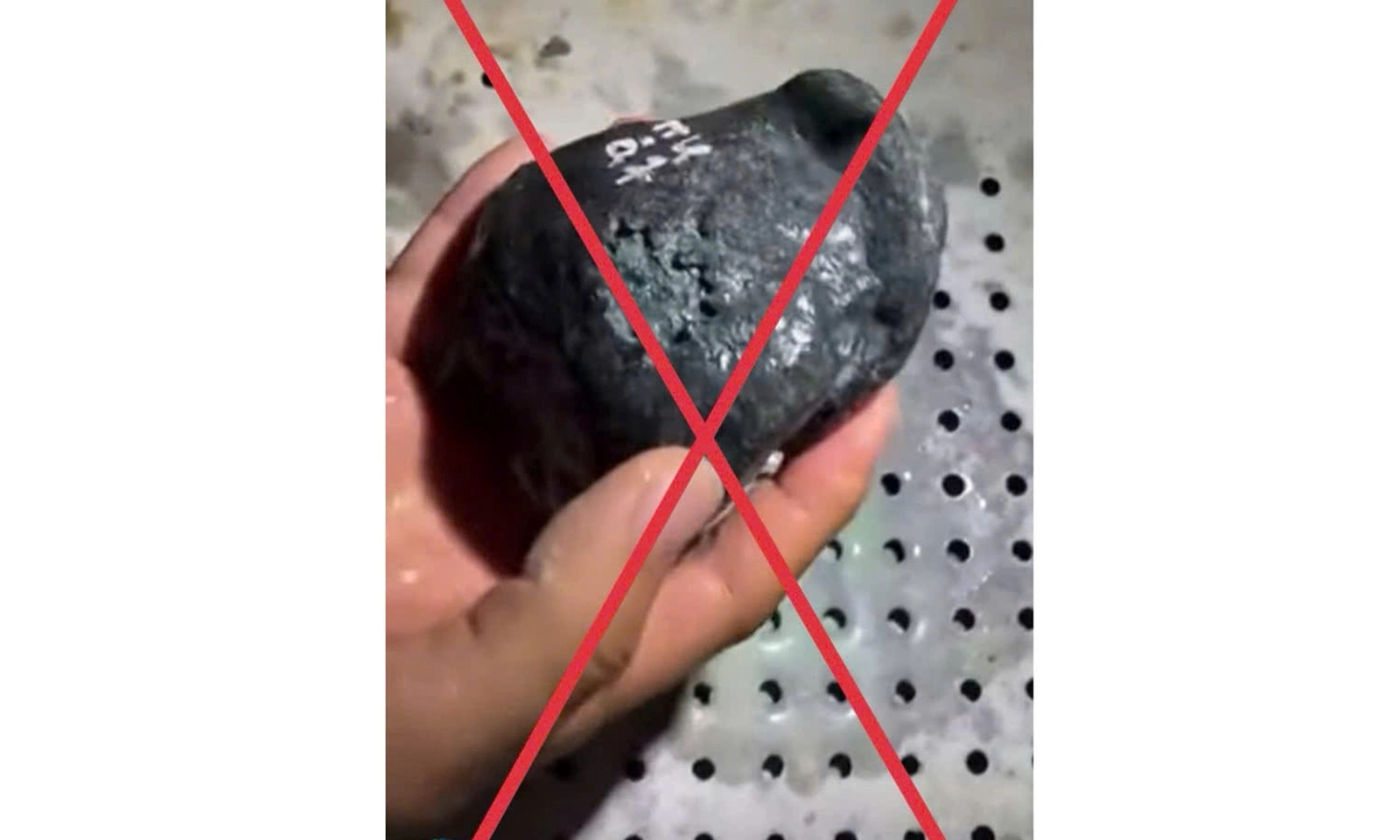 Sập bẫy chiêu trò livestream cắt đá tìm ngọc nhận thưởng, cô gái mất gần 300 triệu đồng