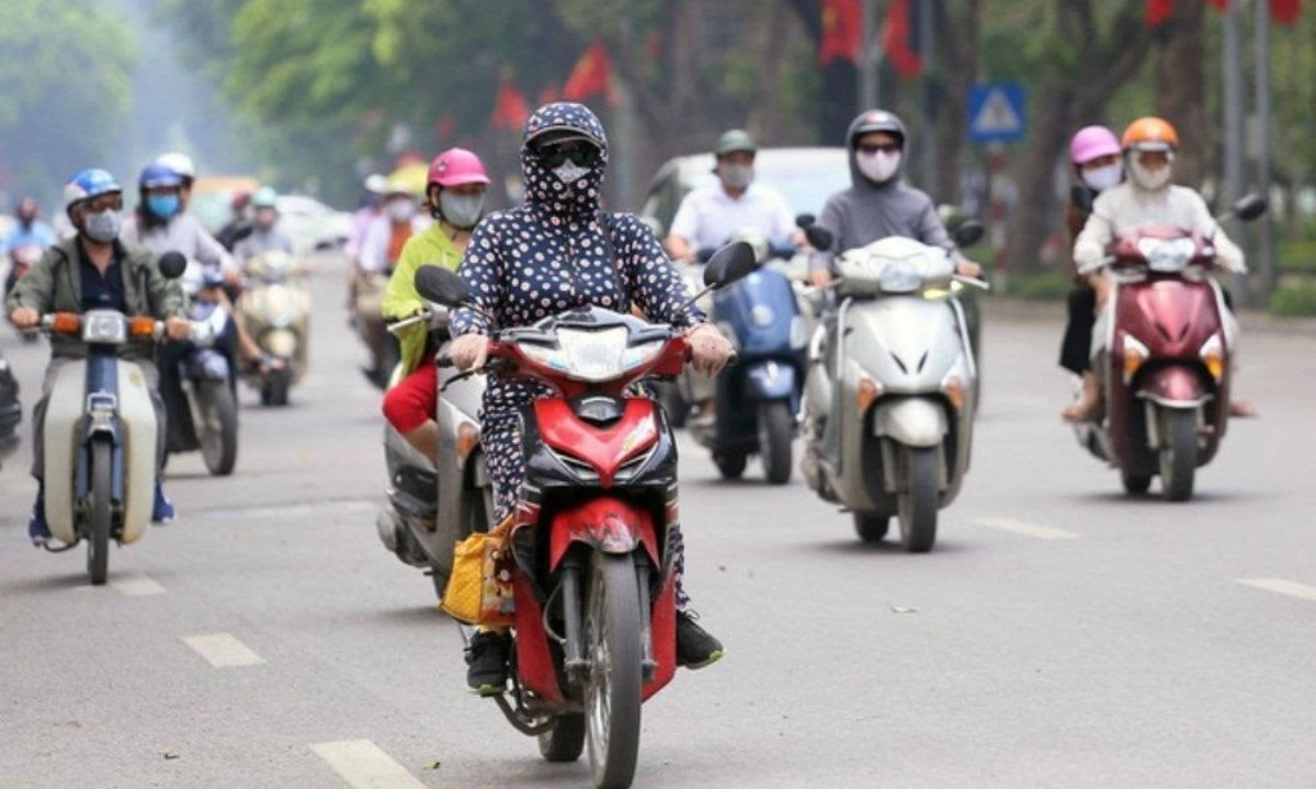 Bắc Bộ mưa dông, trời rét; Nam Bộ tiếp tục nắng nóng