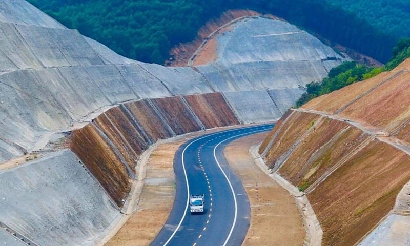 Mở rộng cao tốc Bắc - Nam quy mô 6 làn xe, tăng tốc độ lưu thông lên 120 km/h 