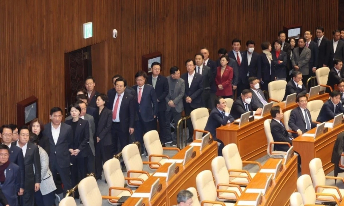 Các đảng chính trị thúc đẩy tòa án ra phán quyết về luận tội Tổng thống Yoon Suk Yeol