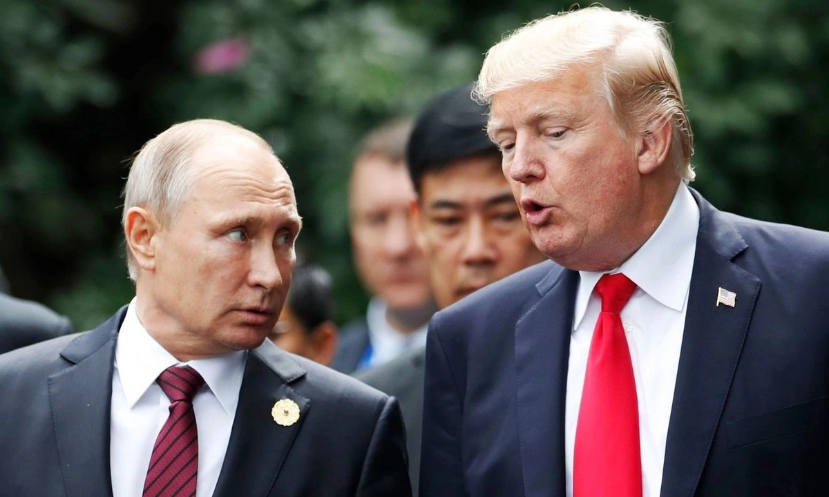 Tổng thống Donald Trump nói “rất giận” ông Putin, cảnh báo áp thuế dầu Nga