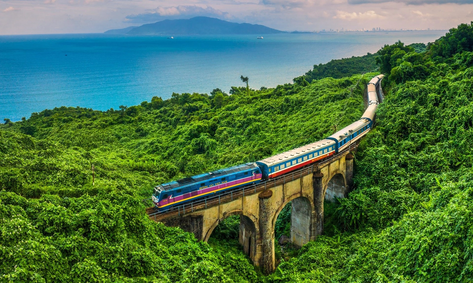 Điểm tin chiều 3/4: Giảm 40% giá vé tàu cho người có công với cách mạng trong dịp 30/4 - 1/5