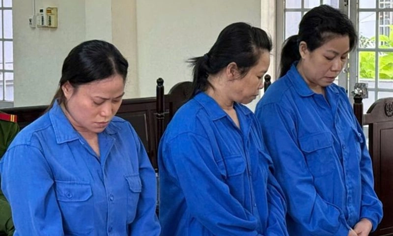 Xét xử nhóm làm sổ đỏ giả để chiếm đoạt tiền tỉ 