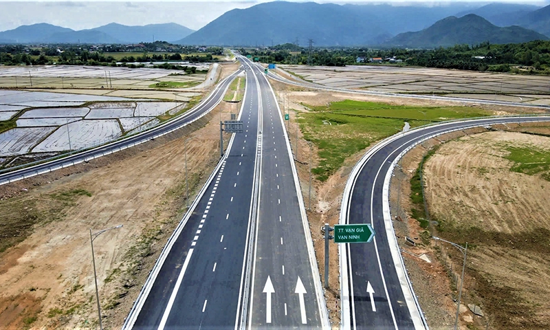 Đưa vào khai thác 70km cao tốc Vân Phong - Nha Trang dịp lễ 30/4