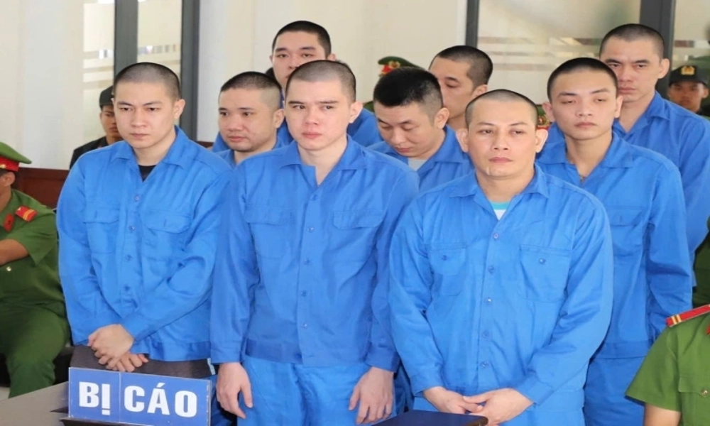 Dụ nhậu, rủ chơi bài rồi cướp hơn 200 triệu