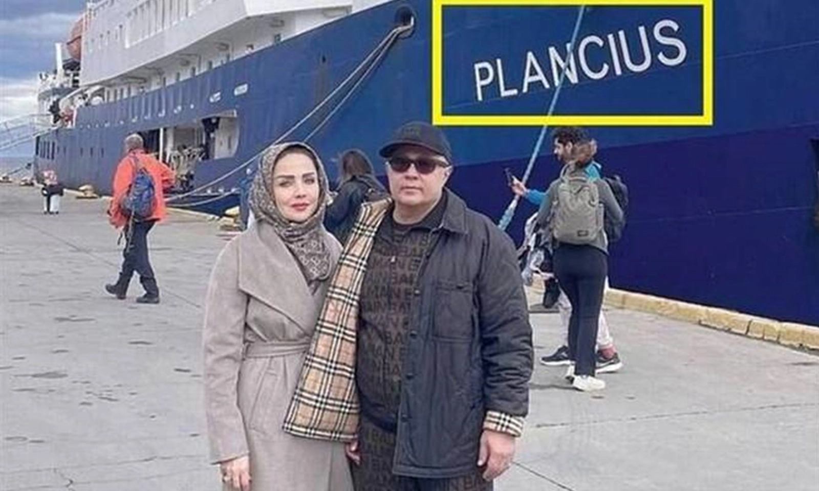 Phó tổng thống Iran bị cách chức vì đi du lịch Nam Cực