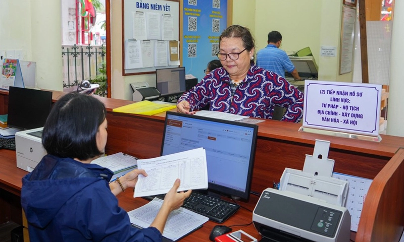 Tinh giản 212.600 công chức cấp xã, hơn 92% có bằng đại học trở lên?