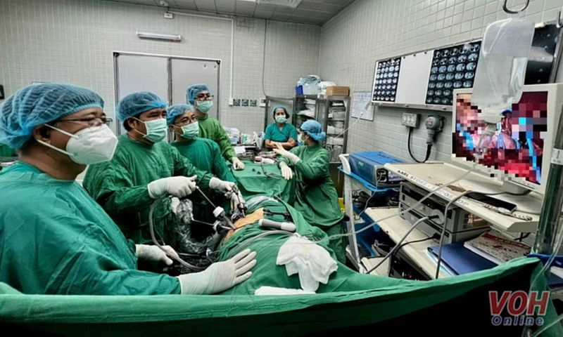 Đề xuất tăng gần 3 lần phụ cấp trực, mổ và chống dịch cho nhân viên y tế