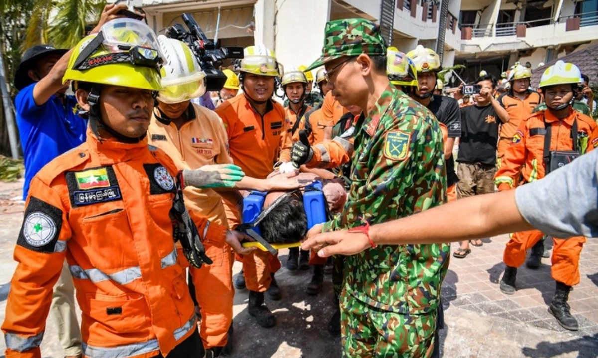 Việt Nam hoàn thành công tác cứu nạn động đất tại Myanmar
