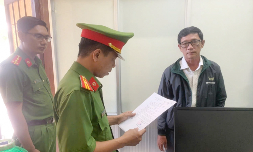Gần 900 triệu đồng ngân sách “bốc hơi” qua 10 tờ thông báo