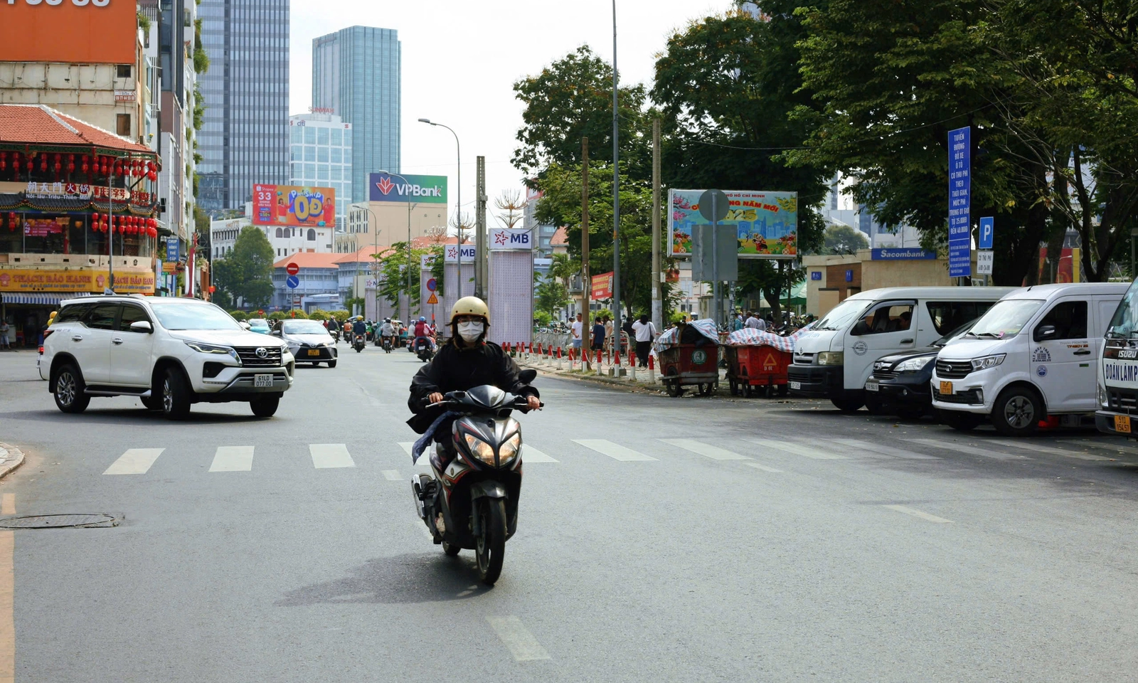Trời nắng từ khu vực Đà Nẵng đến Nam Bộ, đặc biệt nắng nóng tại Đông Nam Bộ