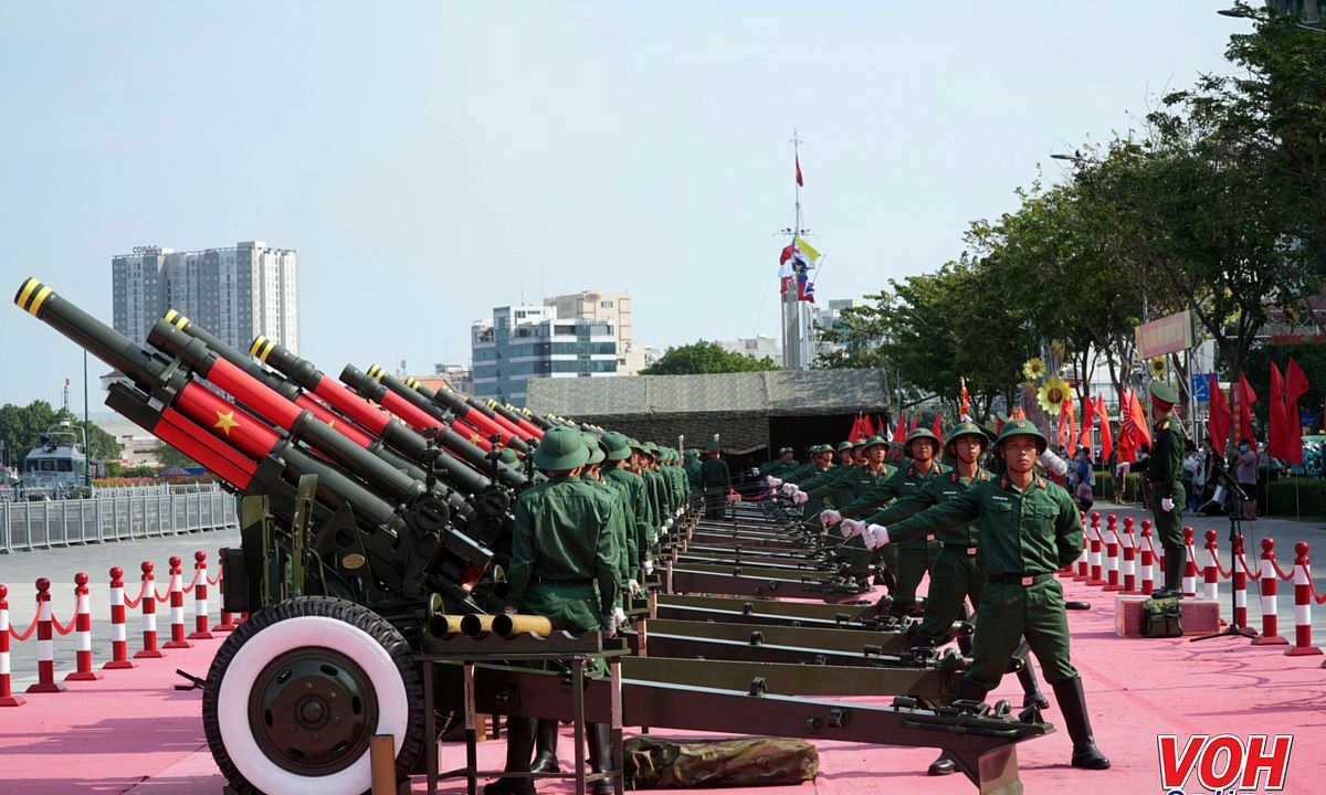 Diễn tập pháo binh tại bến Bạch Đằng phục vụ cho đại lễ 30/4