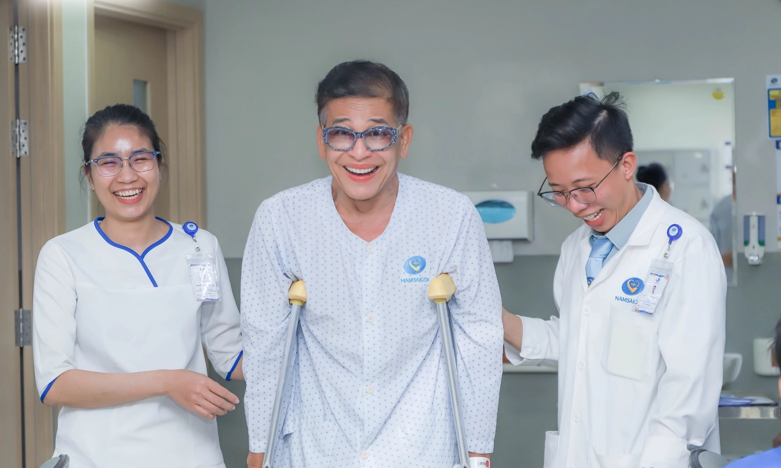 MC Thanh Bạch nhập viện cấp cứu do ngã xuống mương thoát nước sâu 3 mét