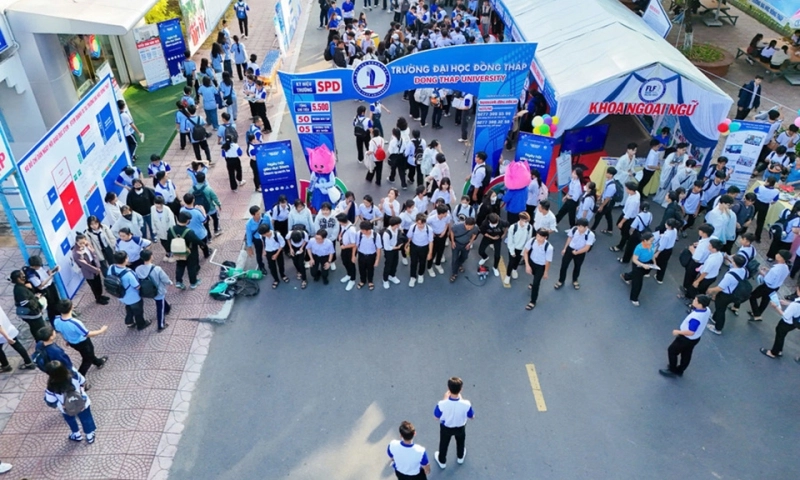 Truy xuất nguồn gốc bữa ăn nghi gây ngộ độc tập thể ở Đồng Tháp
