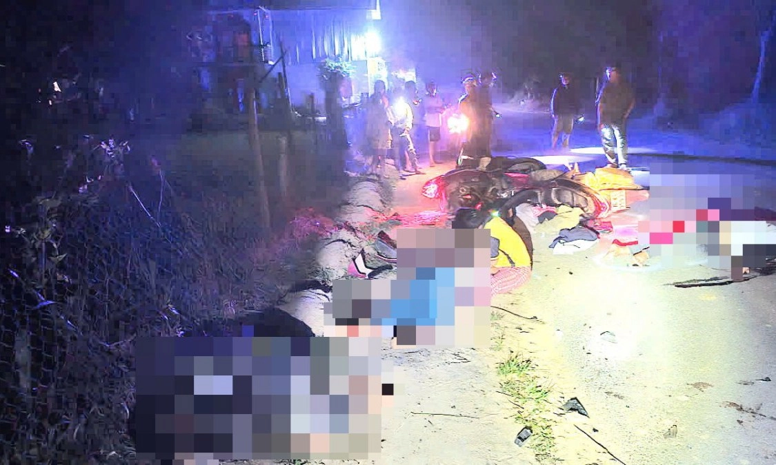Hai xe máy đối đầu nhau, 2 người chết, 2 người nguy kịch