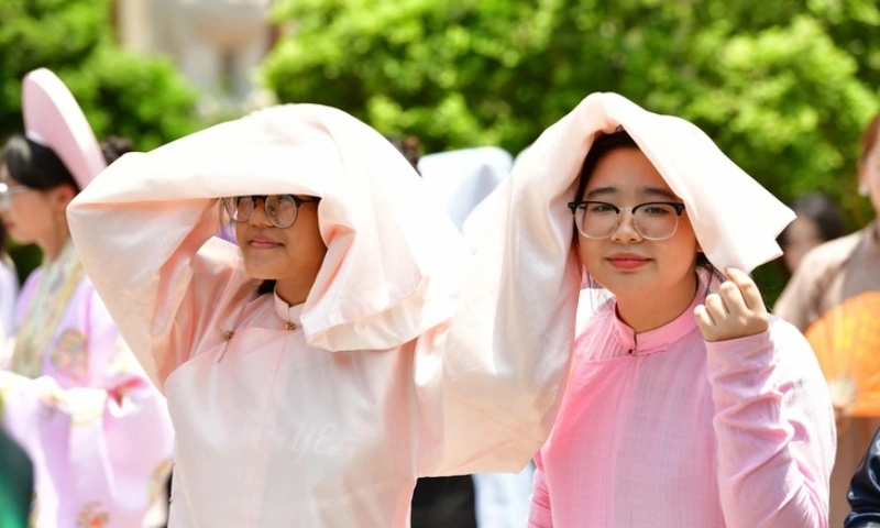 Thời tiết hôm nay 12/4: Miền Nam sáng nắng, chiều mưa