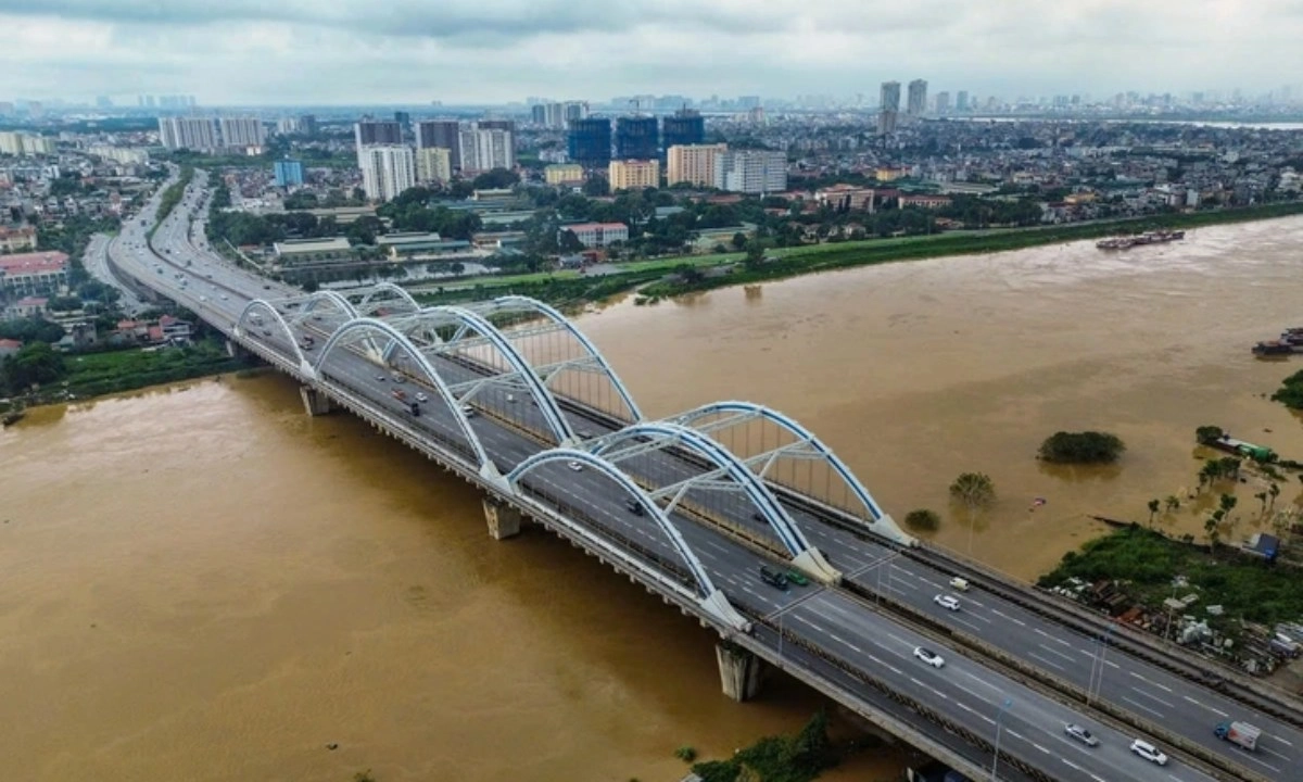 Hà Nội công bố tình huống khẩn cấp sạt lở bờ sông Đuống
