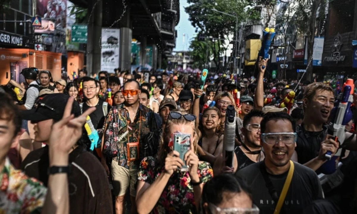 Thái Lan đối mặt nguy cơ bùng phát Covid-19 tại lễ hội Tết Songkran