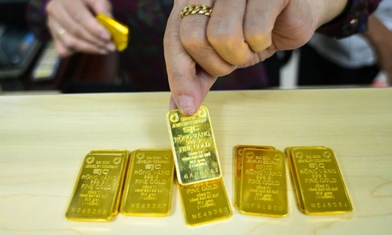 Giá vàng miếng vọt lên 118 triệu đồng/lượng 