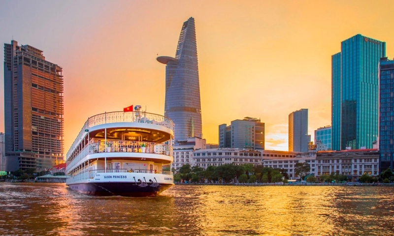 TPHCM: Khai mạc “Sắc màu thành phố Bác” với diễu hành thuyền hoa đăng