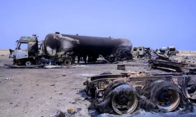 Mỹ thực hiện loạt không kích lớn nhằm sân bay, cảng biển Yemen