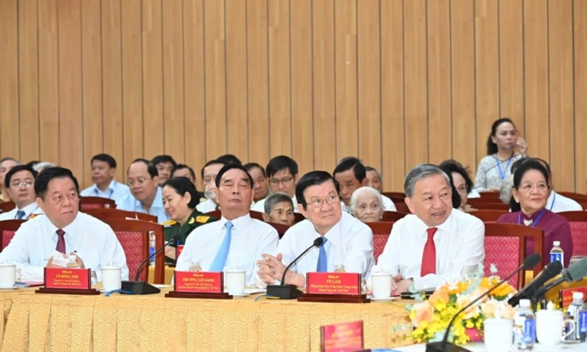 Tổng Bí thư Tô Lâm gặp mặt cán bộ lão thành cách mạng miền Nam