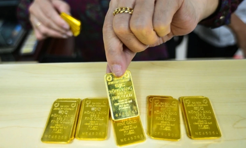 Giá vàng bật tăng mạnh