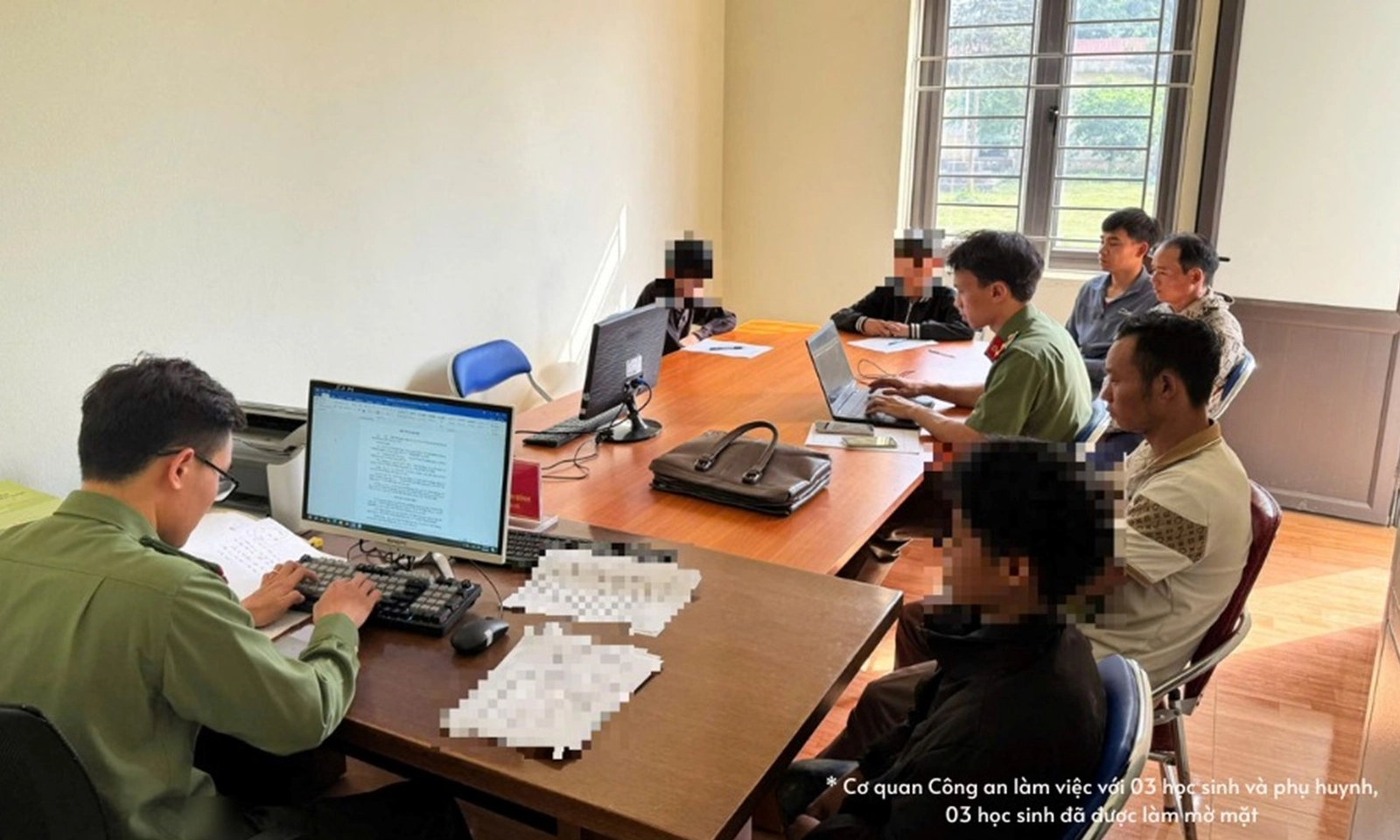 Ba học sinh lớp 7 liên tục gọi điện quấy rối tổng đài 113, 114