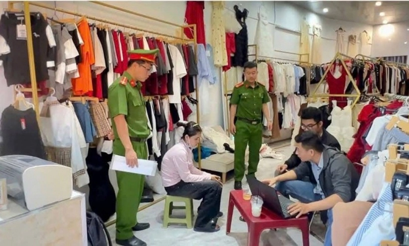 Dắt mối mại dâm dưới vỏ bọc chủ shop quần áo