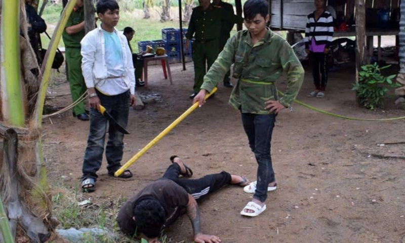 Ngày 24/4: Xét xử 2 anh em người rừng sát hại thiếu niên, phi tang xác dưới suối