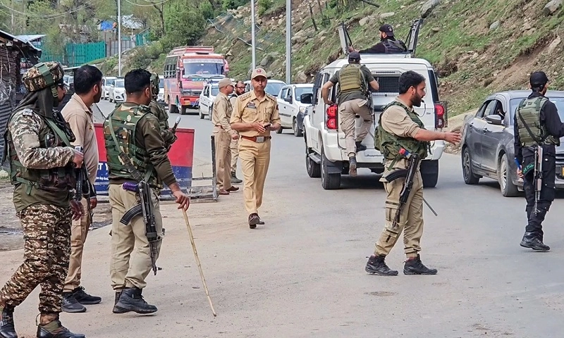 Ấn Độ truy quét nhóm khủng bố tấn công du khách tại Kashmir