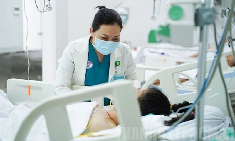 Bệnh viện Chợ Rẫy triển khai mô hình hỗ trợ mua BHYT cho bệnh nhân khó khăn