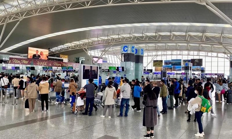 Sân bay Nội Bài tăng 22% lượng khách dịp lễ 30/4