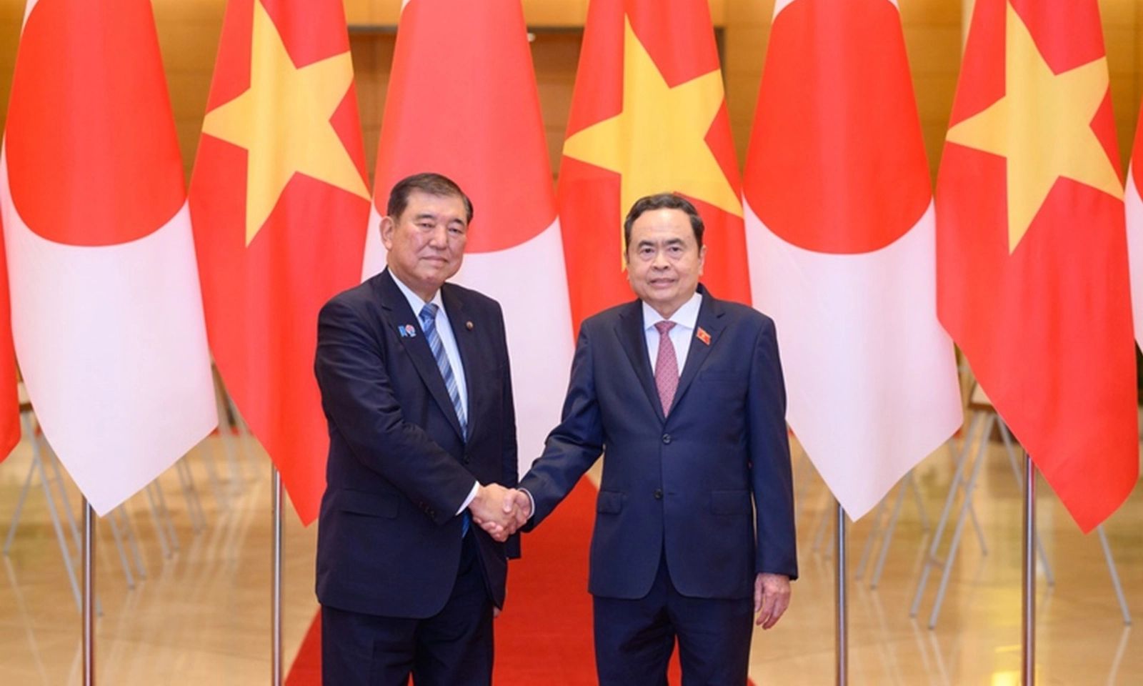 Chủ tịch Quốc hội Trần Thanh Mẫn hội kiến Thủ tướng Nhật Bản