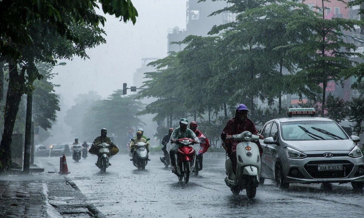 Thời tiết ngày 28/4: Bắc Bộ mưa to, Nam Bộ nắng nóng
