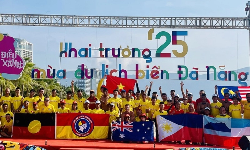 Đà Nẵng tưng bừng khai hội “vũ điệu sóng xanh”, khởi động mùa du lịch biển 2025
