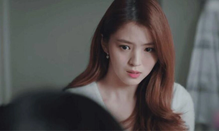 Con trai đòi gọi giúp việc là mẹ